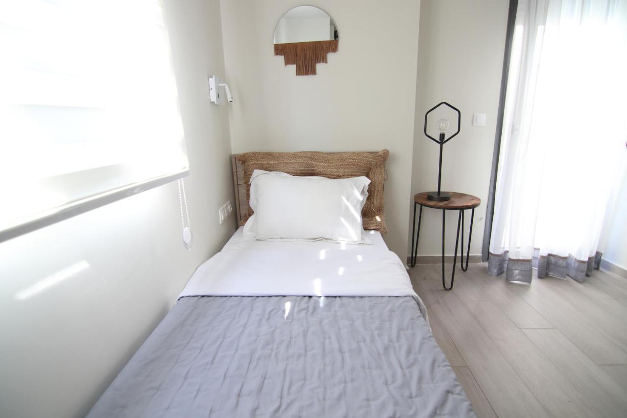 Hanioti Suite Maisonette In Front Of The Sea Exterior foto