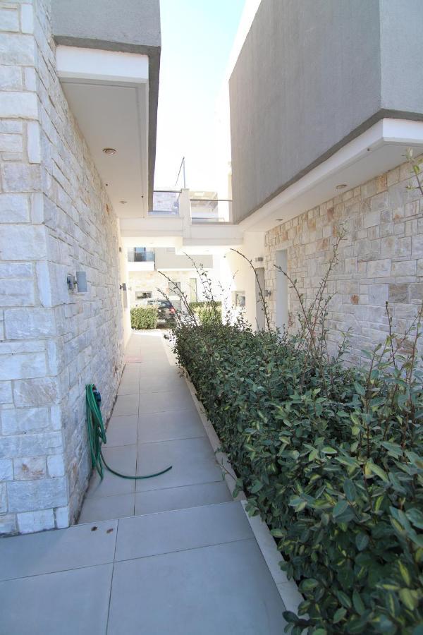 Hanioti Suite Maisonette In Front Of The Sea Exterior foto
